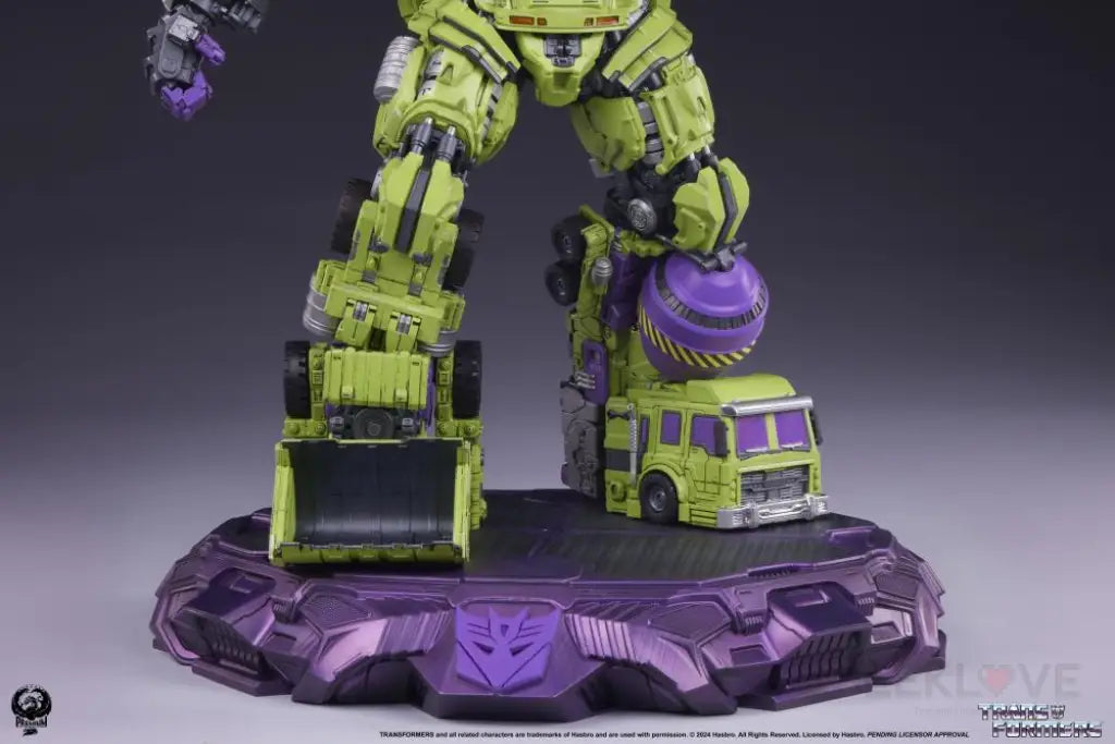 Devastator Museum Scale Figure