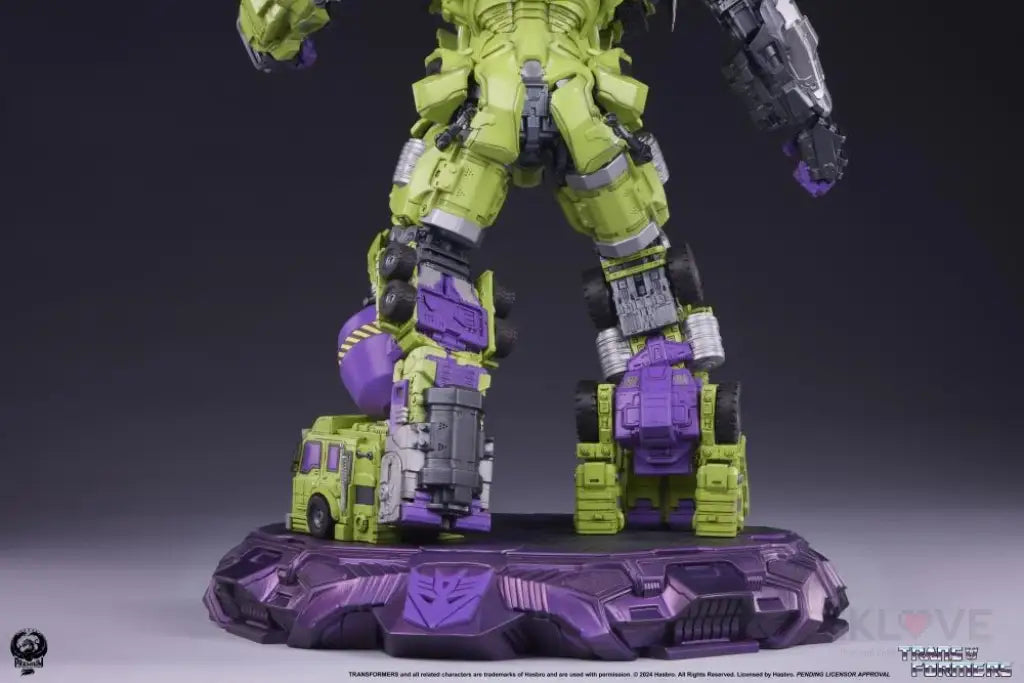 Devastator Museum Scale Figure