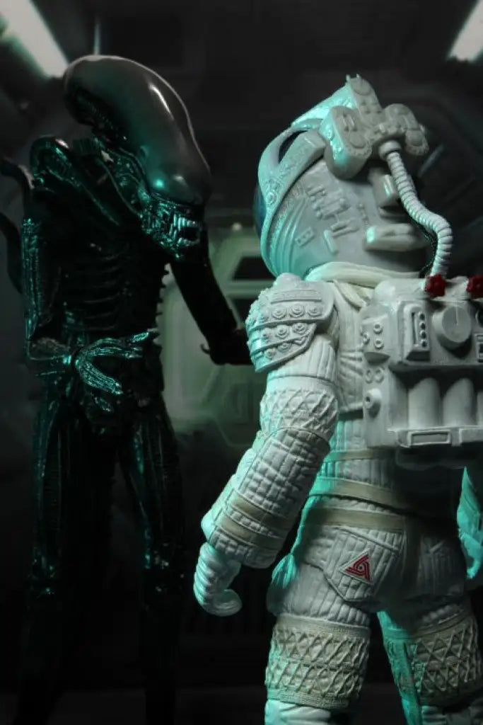 Alien 40th Anniversary Series 16 Set of 3 Figures - GeekLoveph