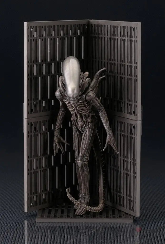 Alien Artfx+ Xenomorph Big Chap Statue Back Order