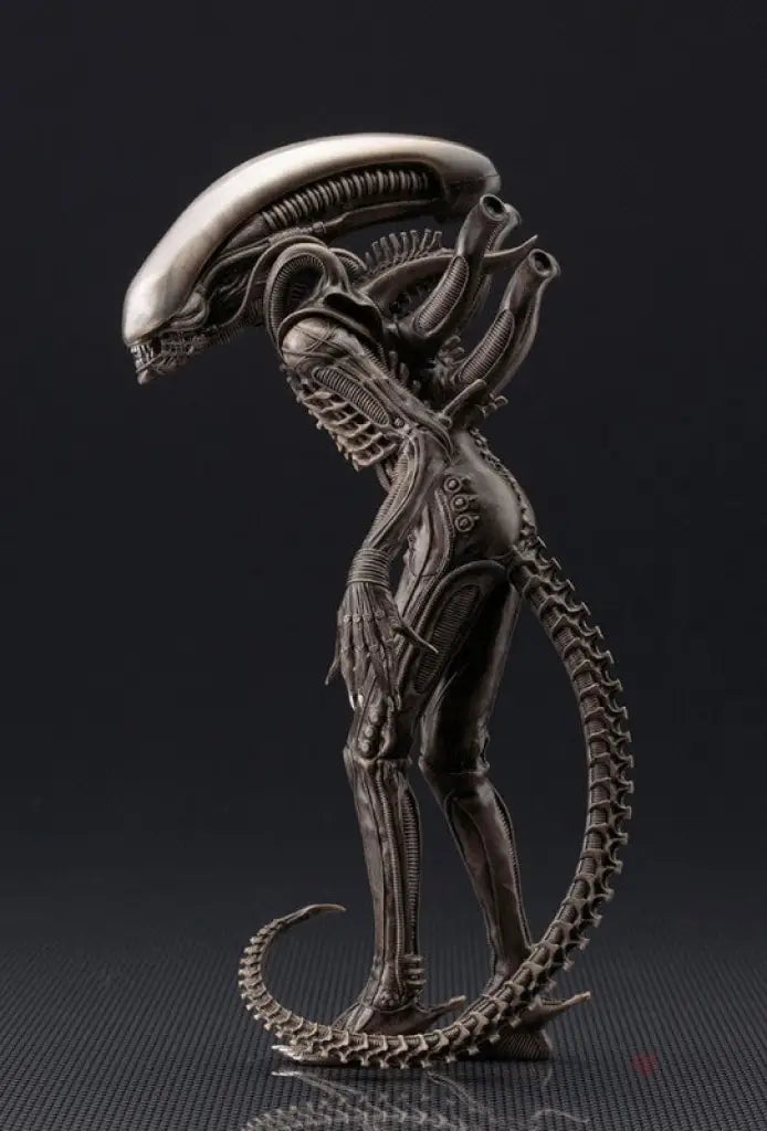 Alien Artfx+ Xenomorph Big Chap Statue Back Order