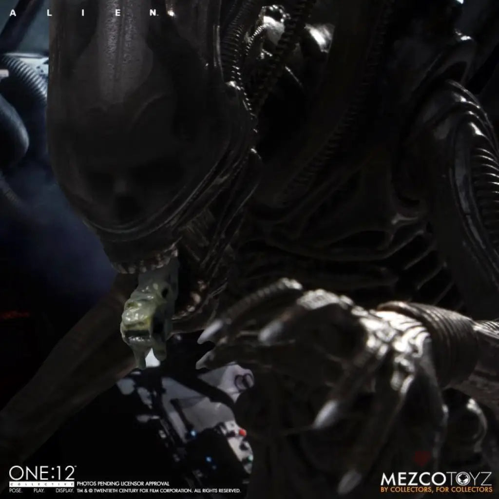 Alien One:12 Collective Alien - GeekLoveph