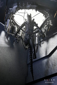 Alien: Romulus Suspended Lab Xenomorph XX121 Deluxe Action Figure Action Figure