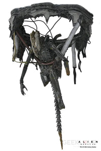 Alien: Romulus Suspended Lab Xenomorph XX121 Deluxe Action Figure Action Figure