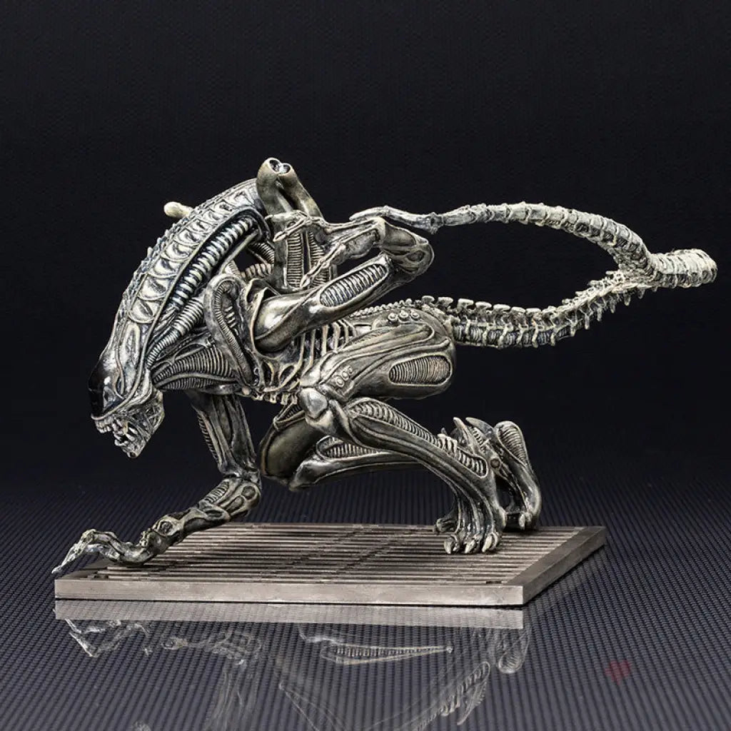 Aliens Artfx+ Warrior Drone Statue Back Order