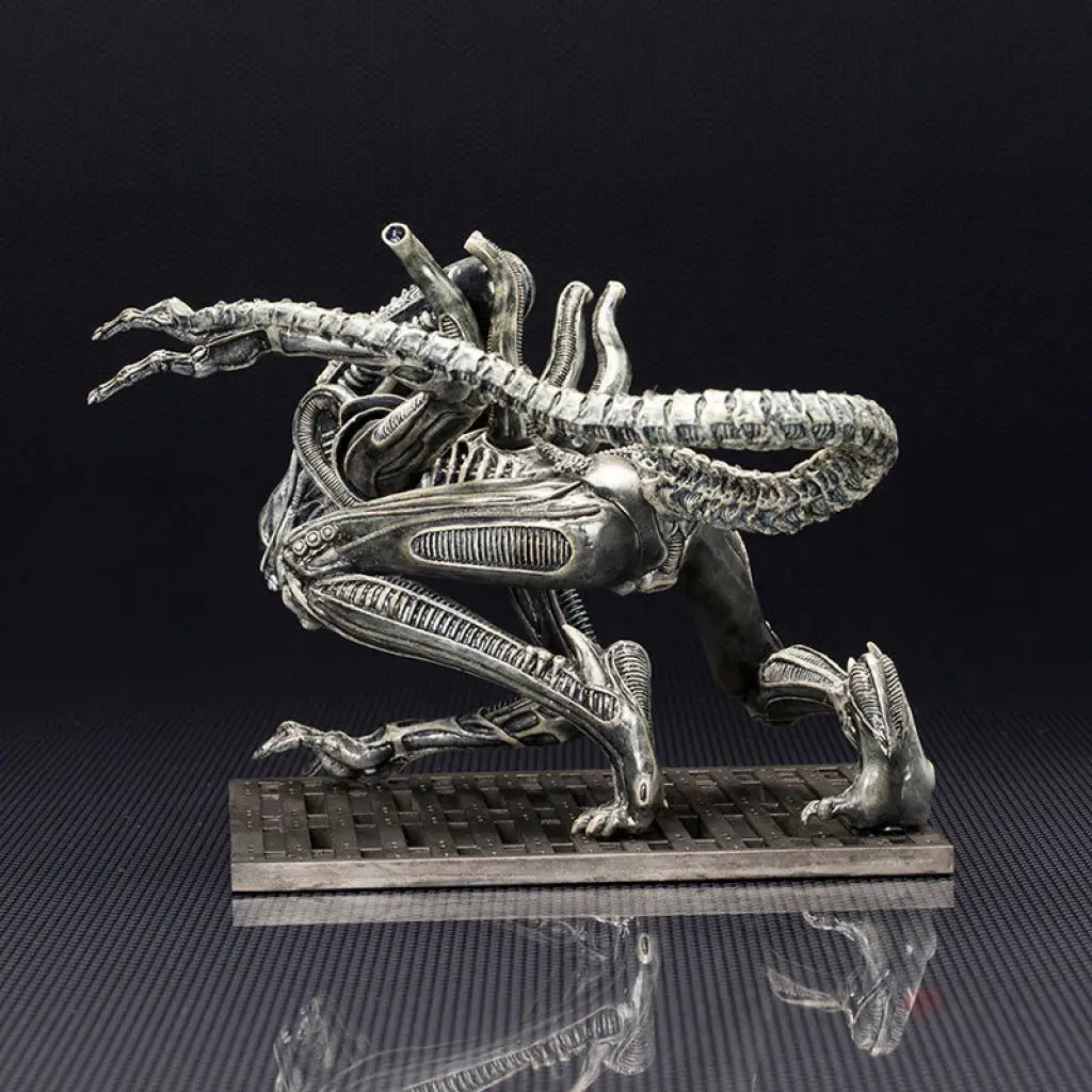 Aliens Artfx+ Warrior Drone Statue Back Order