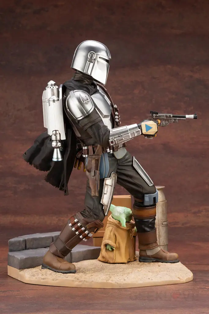 ARTFX Mandalorian & The Child - GeekLoveph