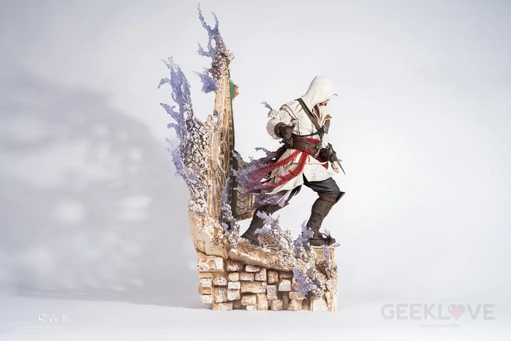 Assassin's Creed Animus Ezio 1/4 Scale Statue - GeekLoveph