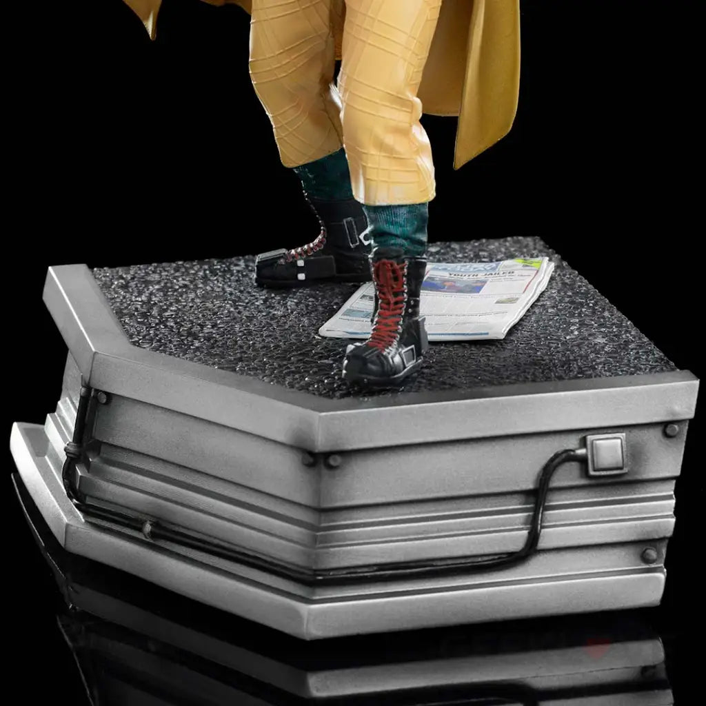 Back to the Future Part II Doc Brown Art Scale 1/10 - GeekLoveph