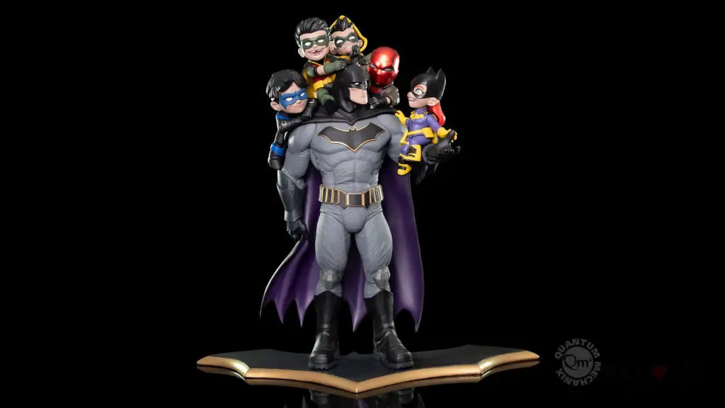 Batman: Family Q-Master Diorama, Limited Edition - GeekLoveph