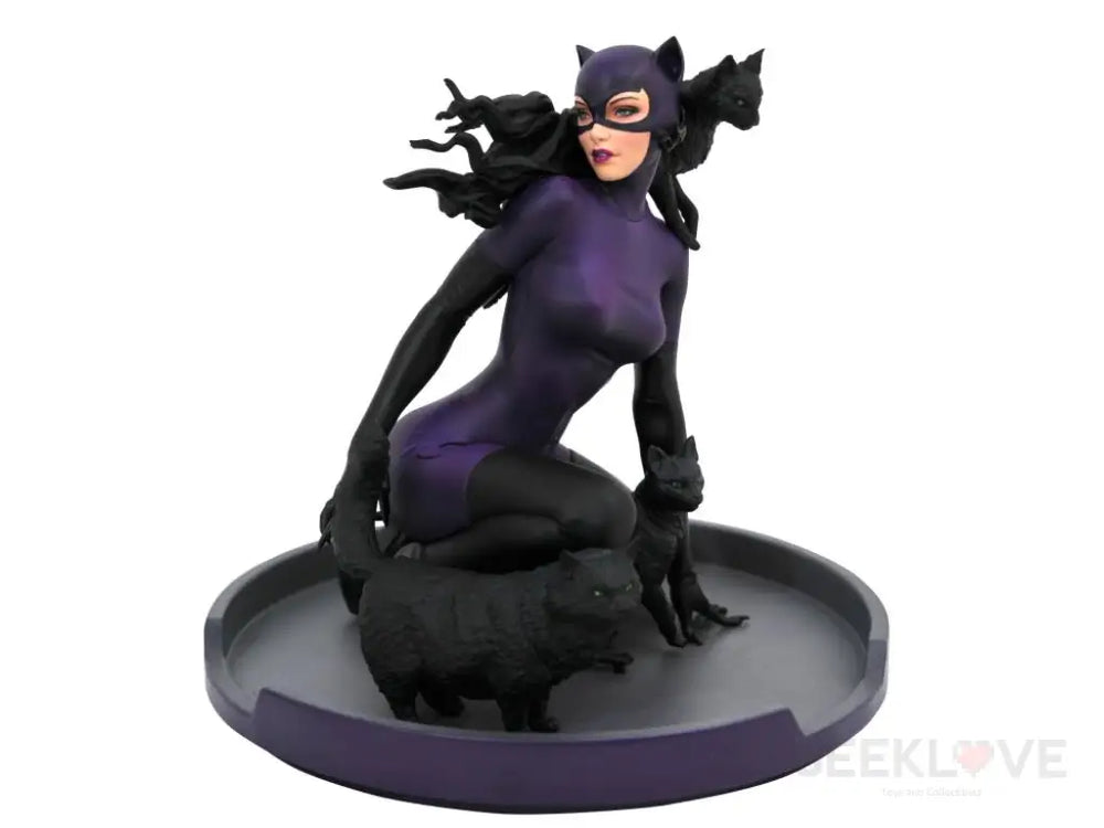 Batman Gallery 1990s Catwoman Statue - GeekLoveph