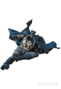 Batman: Hush MAFEX No.166 Batman (Stealth Jumper Ver.) - GeekLoveph