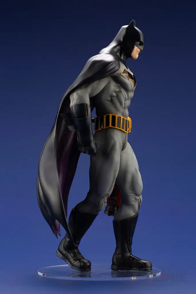 Batman: Last Knight On Earth Batman Artfx Statue - GeekLoveph