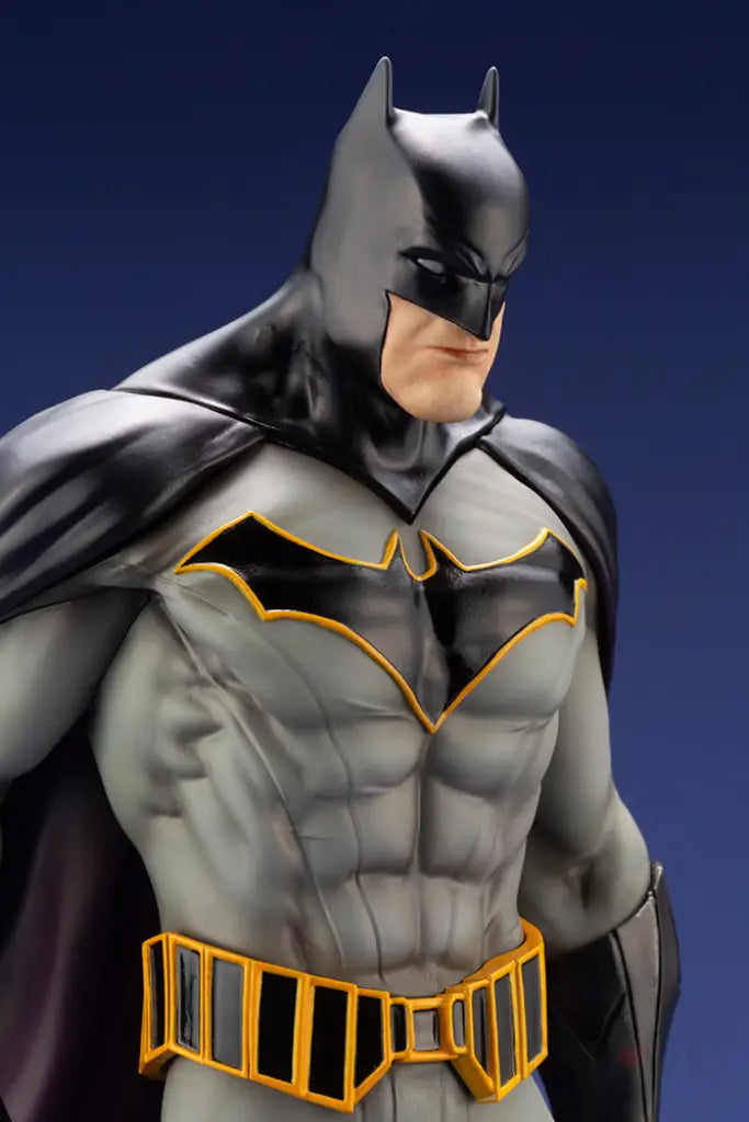 Batman: Last Knight On Earth Batman Artfx Statue - GeekLoveph