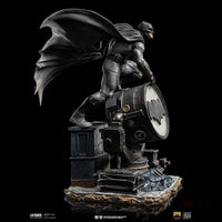 Batman On Bat-Signal 1/10 Deluxe Art Scale Statue Preorder