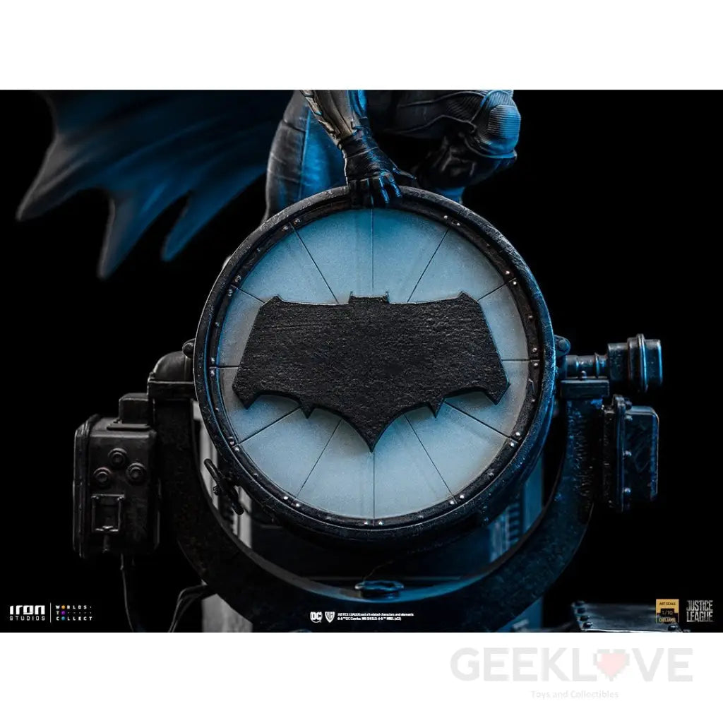 Batman On Bat-Signal 1/10 Deluxe Art Scale Statue Preorder
