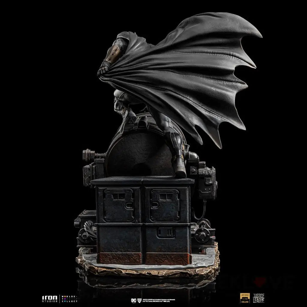 Batman On Bat-Signal 1/10 Deluxe Art Scale Statue Preorder