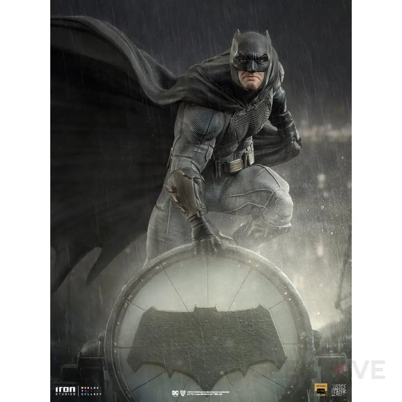 Batman on Bat-Signal 1/10 Deluxe Art Scale Statue