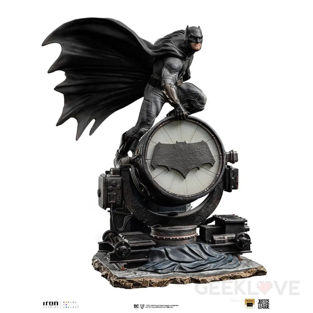 Batman On Bat-Signal 1/10 Deluxe Art Scale Statue Preorder