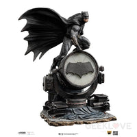 Batman On Bat-Signal 1/10 Deluxe Art Scale Statue Preorder