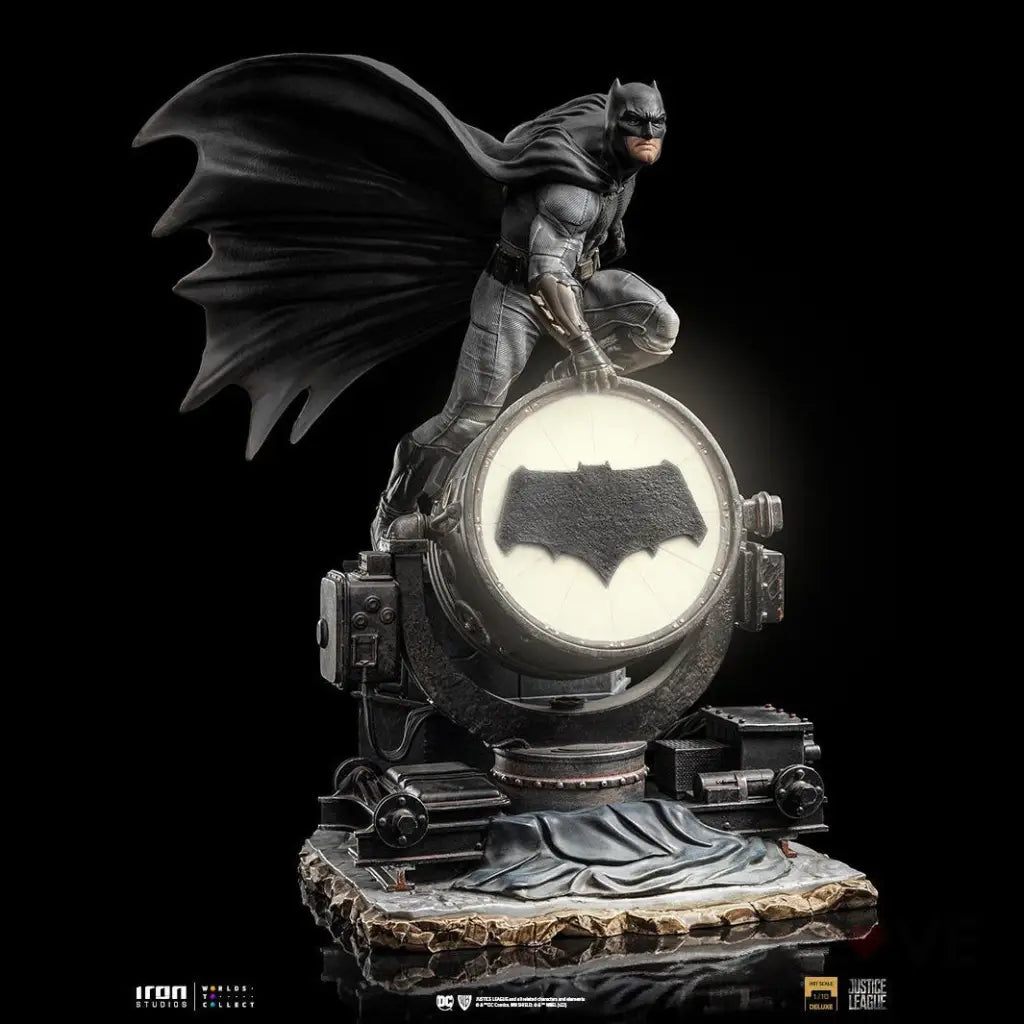 Batman On Bat-Signal 1/10 Deluxe Art Scale Statue Preorder