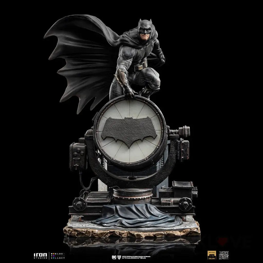 Batman On Bat-Signal 1/10 Deluxe Art Scale Statue Preorder