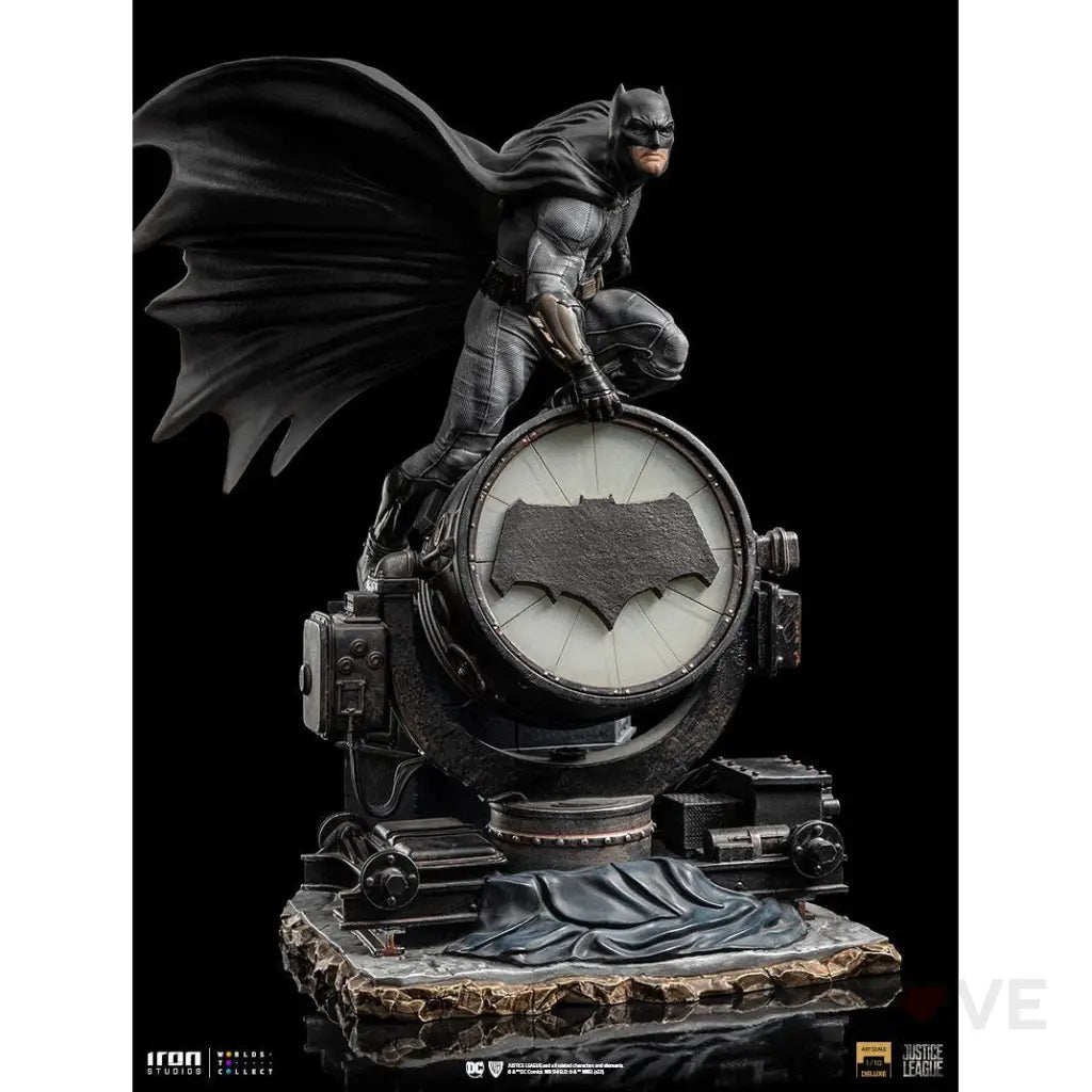 Batman On Bat-Signal 1/10 Deluxe Art Scale Statue Preorder