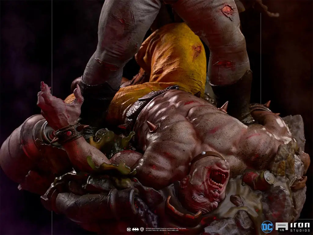 Batman The Dark Knight Returns Diorama - GeekLoveph