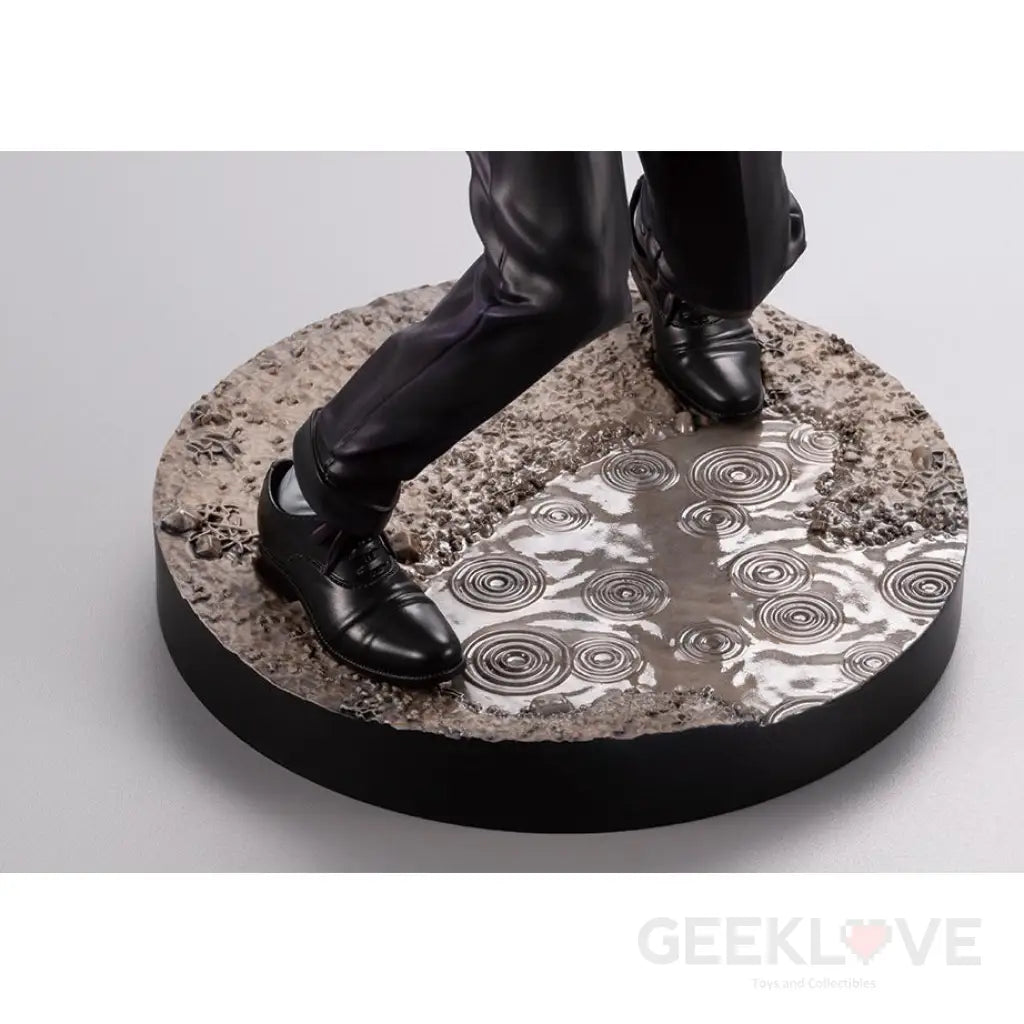 Batman The Killing Joke - The Joker (One Bad Day) ARTFX Statue - GeekLoveph