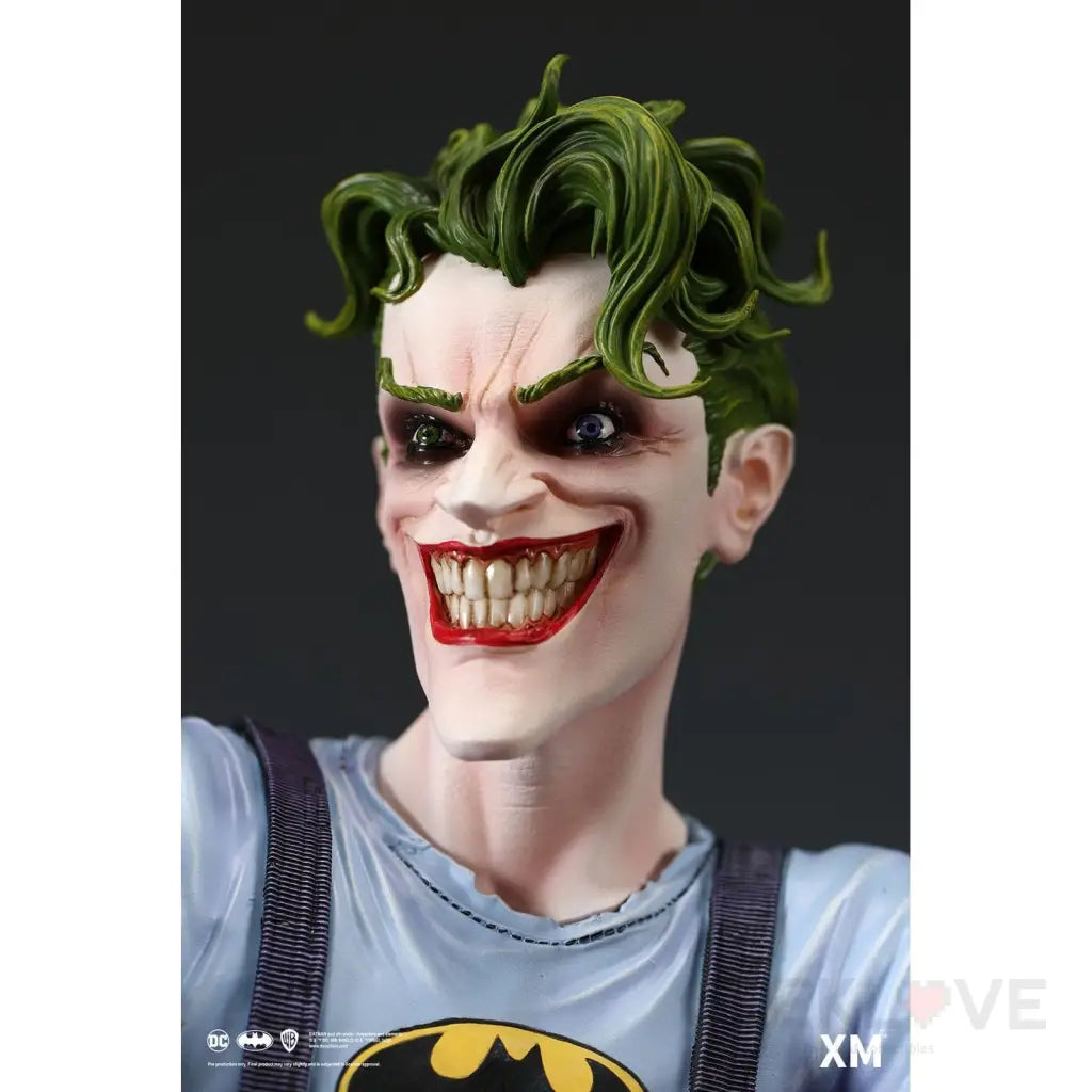 Batman: White Knight - The Joker 1/4 Scale Statue - GeekLoveph