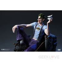 Batman: White Knight - The Joker 1/4 Scale Statue - GeekLoveph