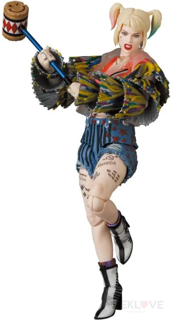 Birds of Prey MAFEX No.159 Harley Quinn (Caution Tape Jacket Ver.) - GeekLoveph