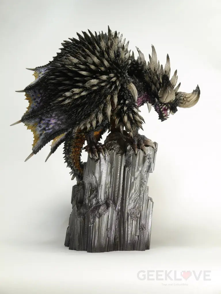 Capcom Figure Builder Creators Model Nergigante - GeekLoveph