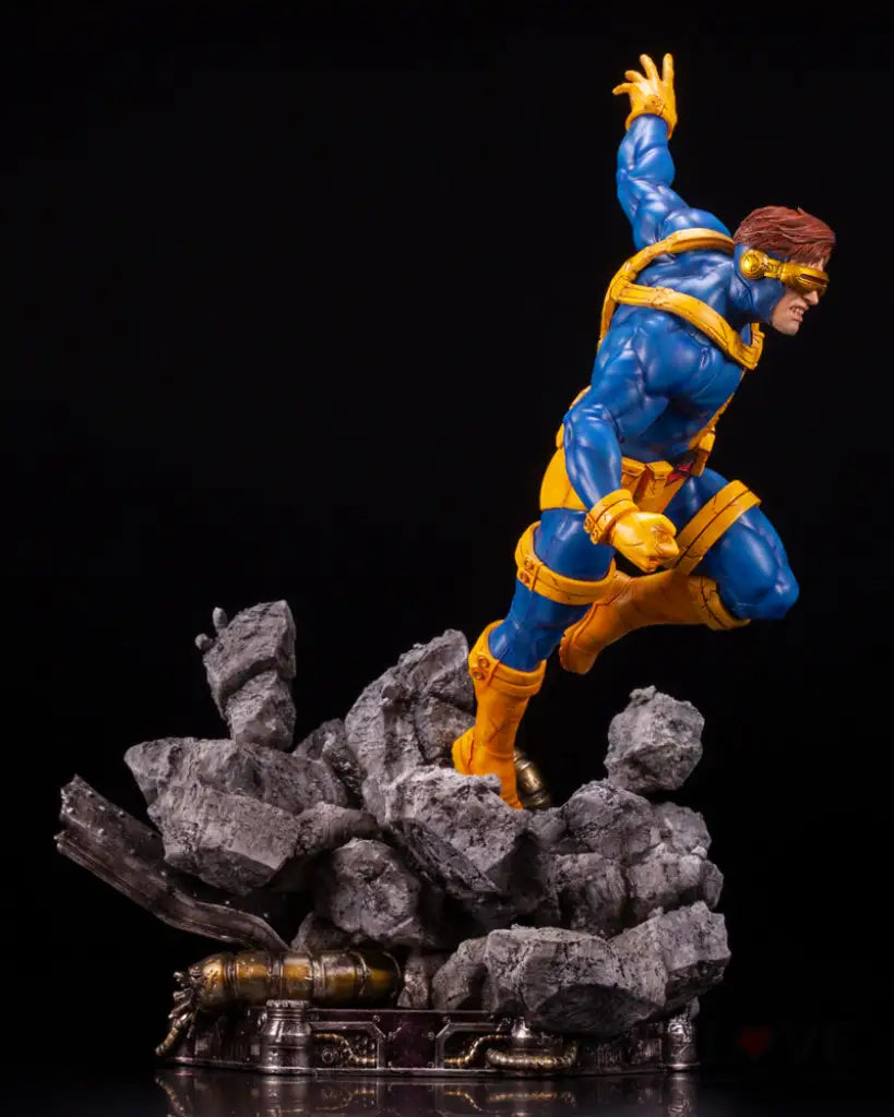 Cyclops X-Men Fine Art Statue - GeekLoveph