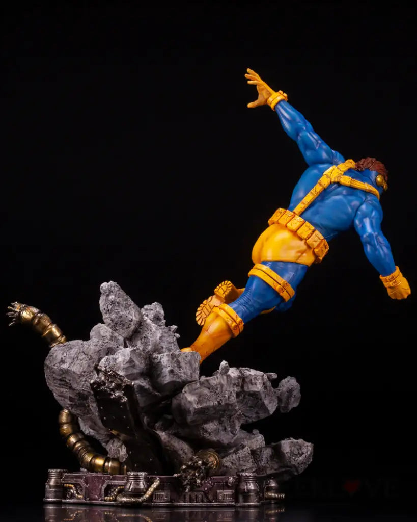 Cyclops X-Men Fine Art Statue - GeekLoveph