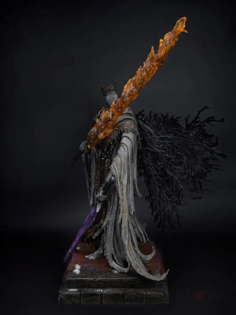 Dark Souls III Pontiff Sulyvahn 1/7 Scale Statue - GeekLoveph