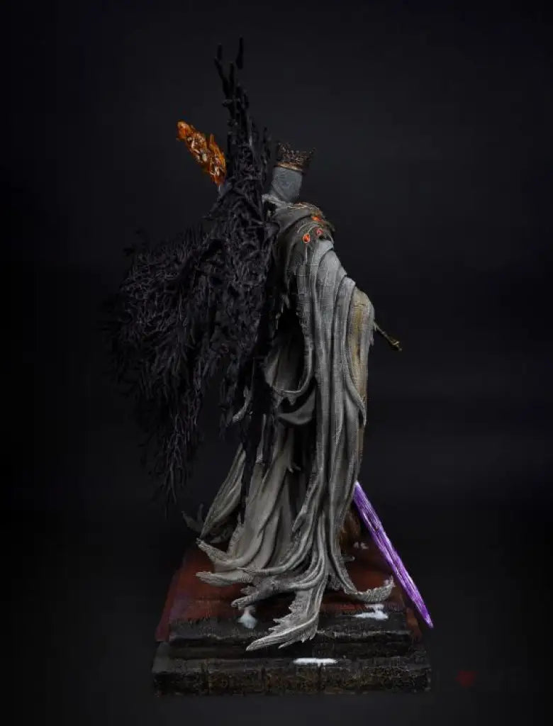 Dark Souls III Pontiff Sulyvahn 1/7 Scale Statue - GeekLoveph