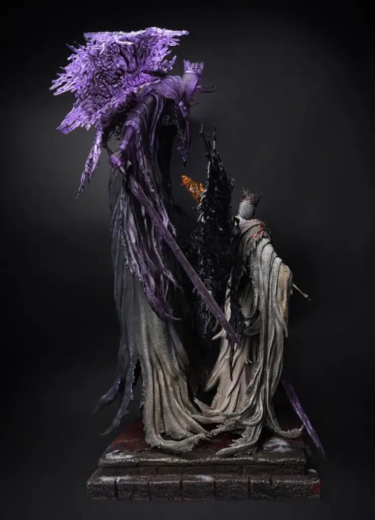 Dark Souls III Pontiff Sulyvahn 1/7 Scale Deluxe Statue - GeekLoveph