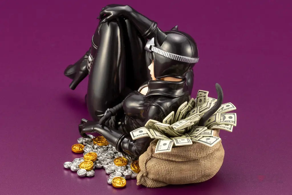 DC Comics Catwoman Returns Bishoujo Statue - GeekLoveph