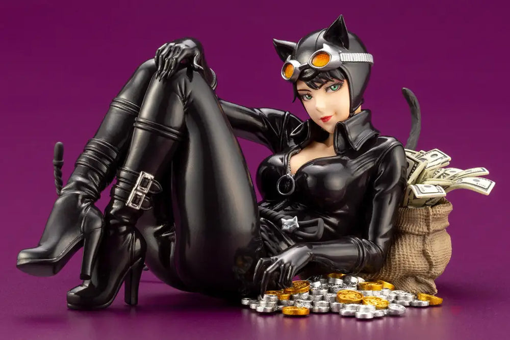 DC Comics Catwoman Returns Bishoujo Statue - GeekLoveph