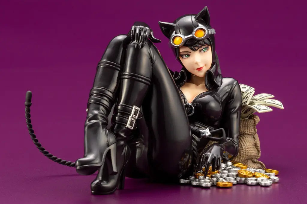 DC Comics Catwoman Returns Bishoujo Statue - GeekLoveph