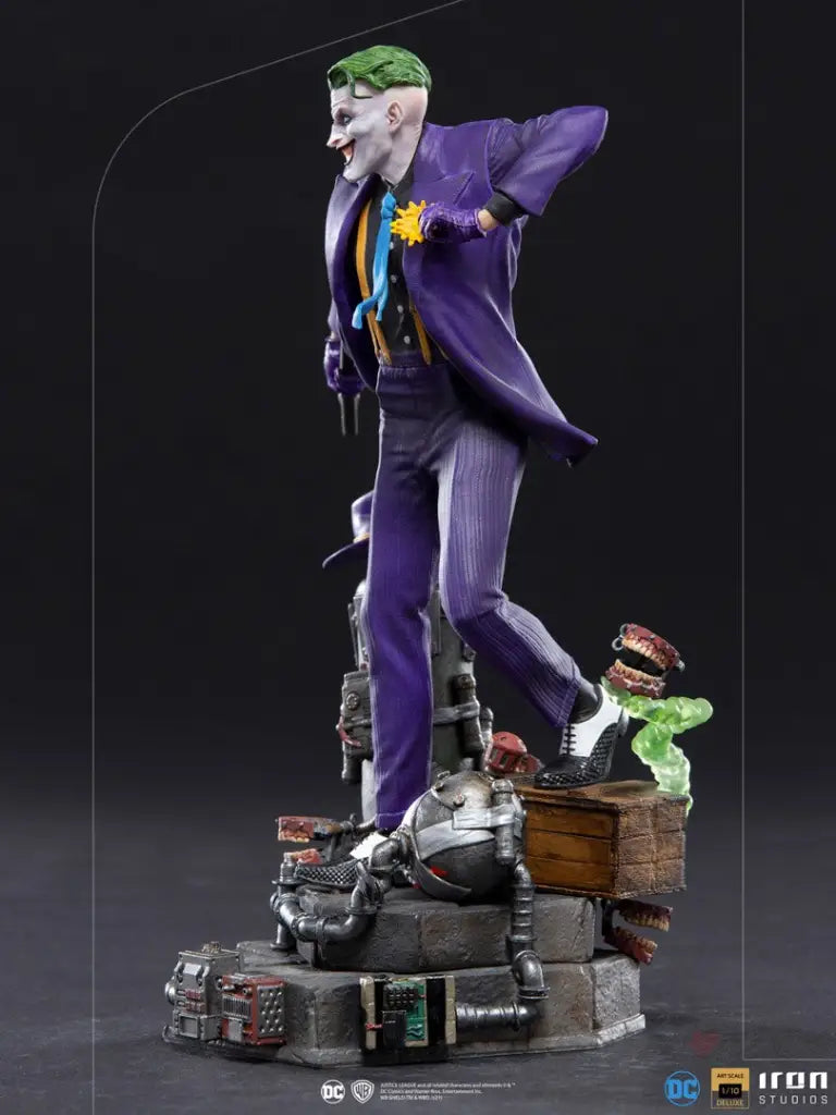 DC Comics The Joker Deluxe 1/10 Art Scale Statue - GeekLoveph