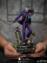 DC Comics The Joker Deluxe 1/10 Art Scale Statue - GeekLoveph