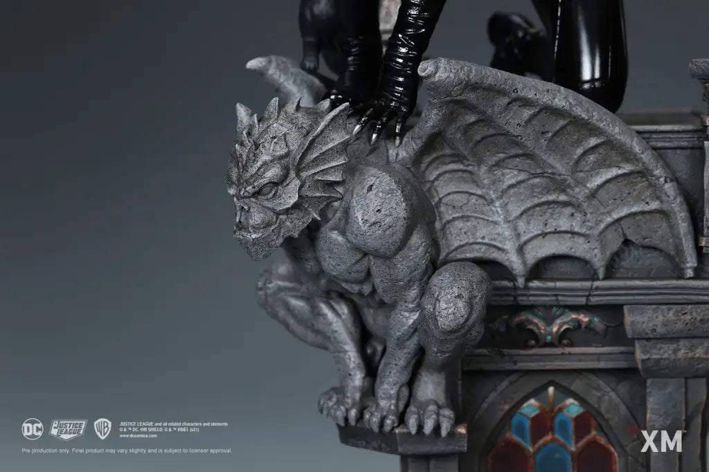 DC Rebirth - Catwoman Statue - GeekLoveph