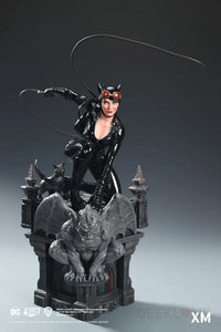 DC Rebirth - Catwoman Statue - GeekLoveph