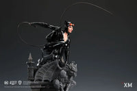DC Rebirth - Catwoman Statue - GeekLoveph