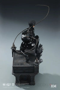 DC Rebirth - Catwoman Statue - GeekLoveph