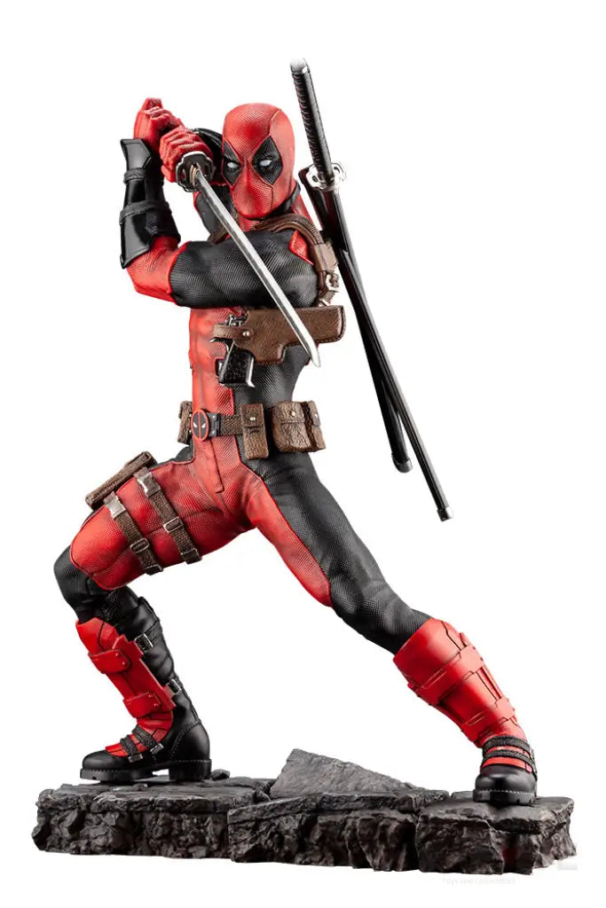 Deadpool Maximum Fine Art Statue - GeekLoveph