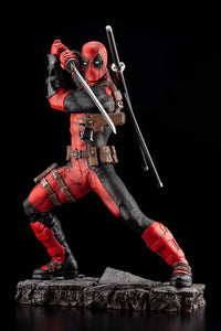 Deadpool Maximum Fine Art Statue - GeekLoveph