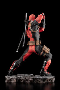 Deadpool Maximum Fine Art Statue - GeekLoveph